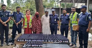 নেত্রকোণায় ৭৪০ বোতল ফেনসিডিলসহ বাবা-মেয়ে আটক